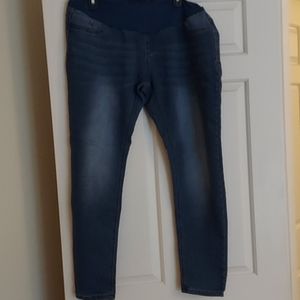 Maternity skinny jeans